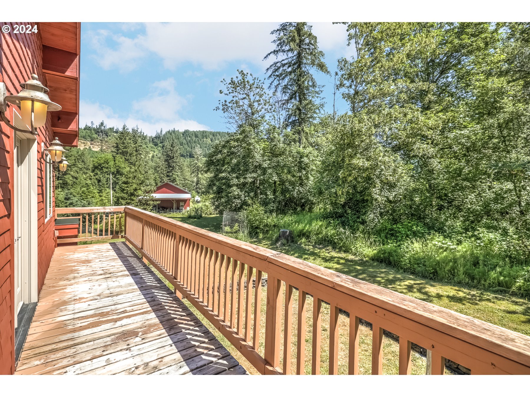 19248 South Lais Road Molalla, OR 97038 - Photo 24 of 40 Deck