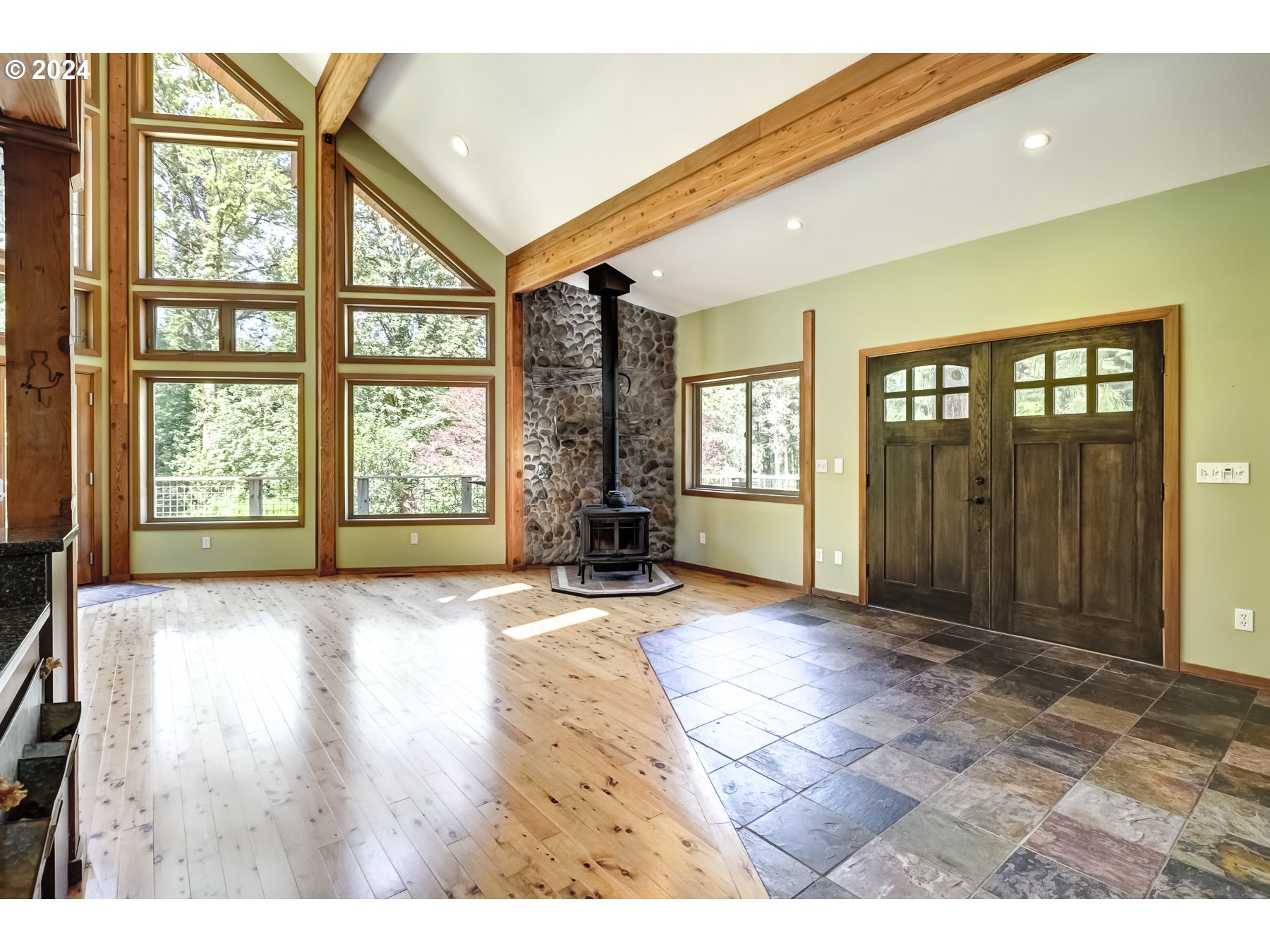 19248 South Lais Road Molalla, OR 97038 - Photo 9 of 40 Entrance/Foyer