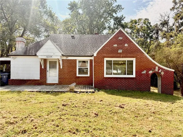 $299,782 | 16539 East Courtney Atherton Road, Independence, MO 64058