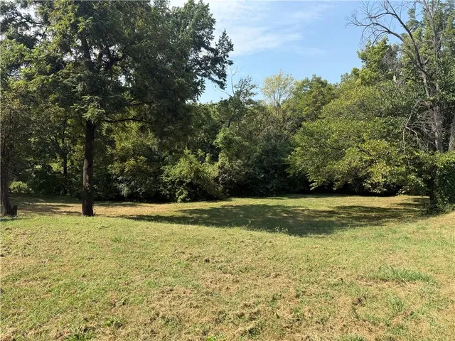 $299,782 | 16539 East Courtney Atherton Road, Independence, MO 64058