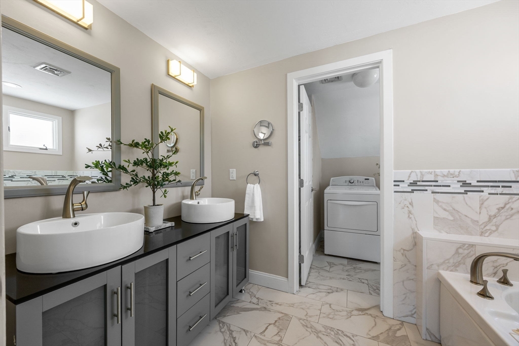 13 Bay Pointe Dr Extension Wareham, MA 02532 - Photo 18 of 32