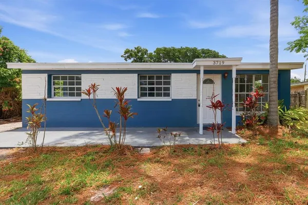 $2,295 | 3719 Papai Drive, Sarasota, FL 34232