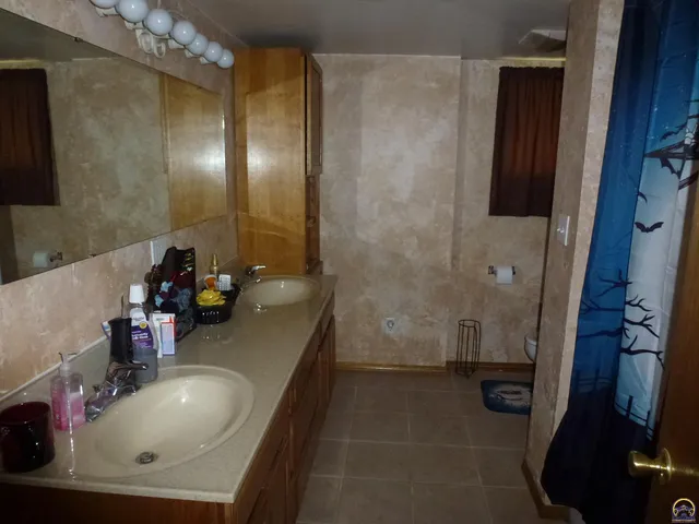 $120,000 | 712 West 6th Avenue, Emporia, KS 66801