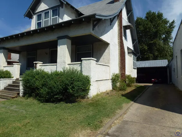 $120,000 | 712 West 6th Avenue, Emporia, KS 66801