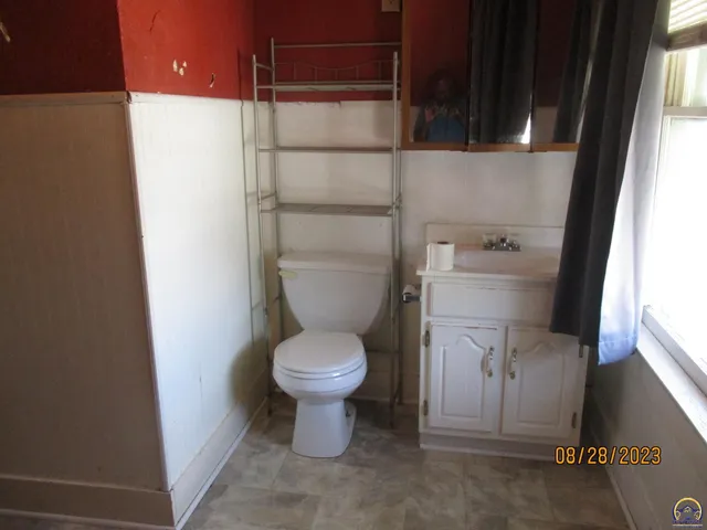 $120,000 | 712 West 6th Avenue, Emporia, KS 66801