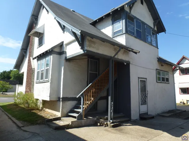 $120,000 | 712 West 6th Avenue, Emporia, KS 66801