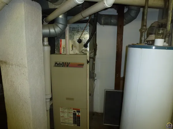 $120,000 | 712 West 6th Avenue, Emporia, KS 66801