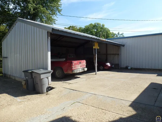 $120,000 | 712 West 6th Avenue, Emporia, KS 66801