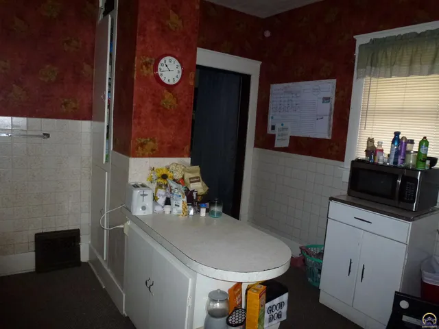 $120,000 | 712 West 6th Avenue, Emporia, KS 66801