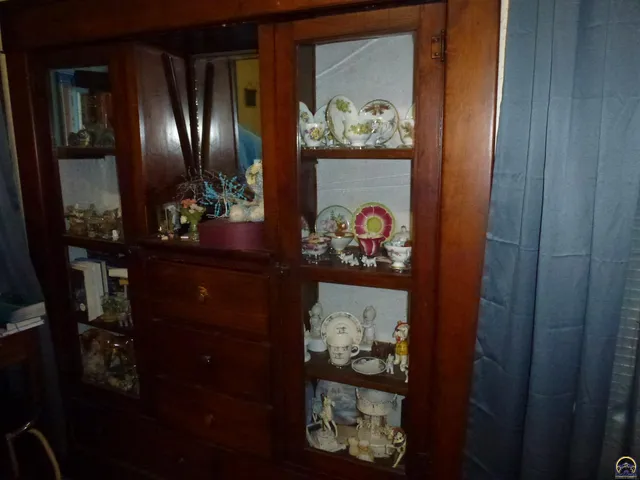 $120,000 | 712 West 6th Avenue, Emporia, KS 66801