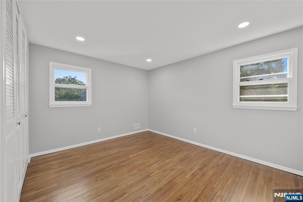 11 Hampton Place Nutley, NJ 07110 - Photo 35 of 46