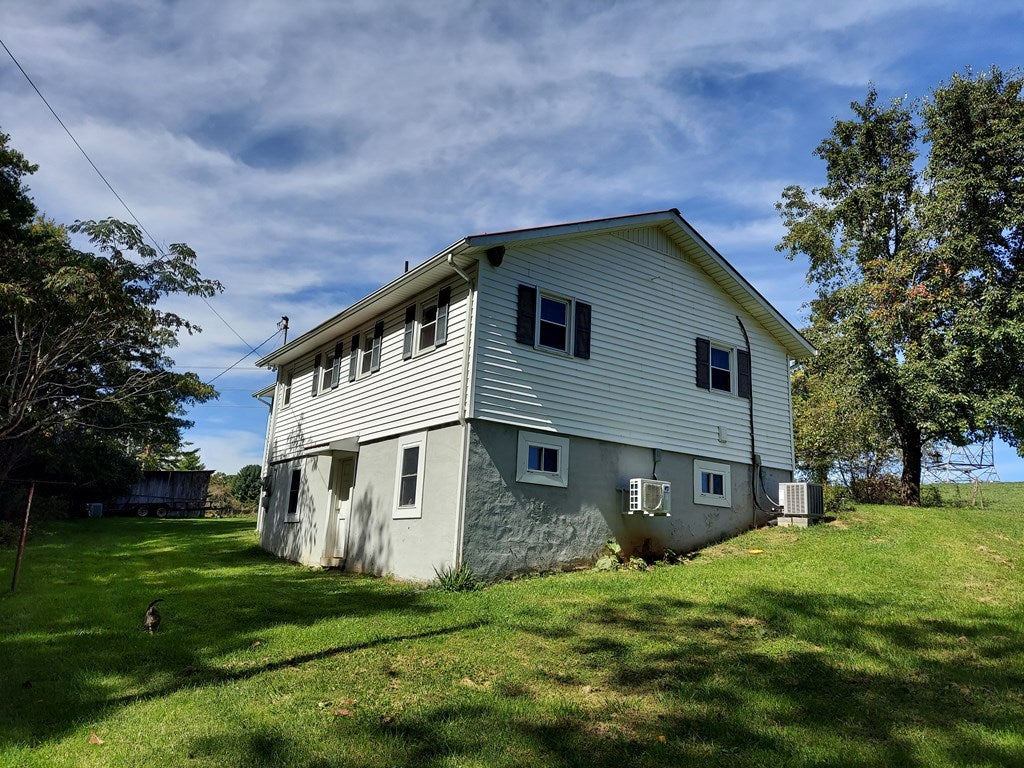 609 Windmill Road Galax, VA 24333 - Photo 6 of 47 Gallery Image 6