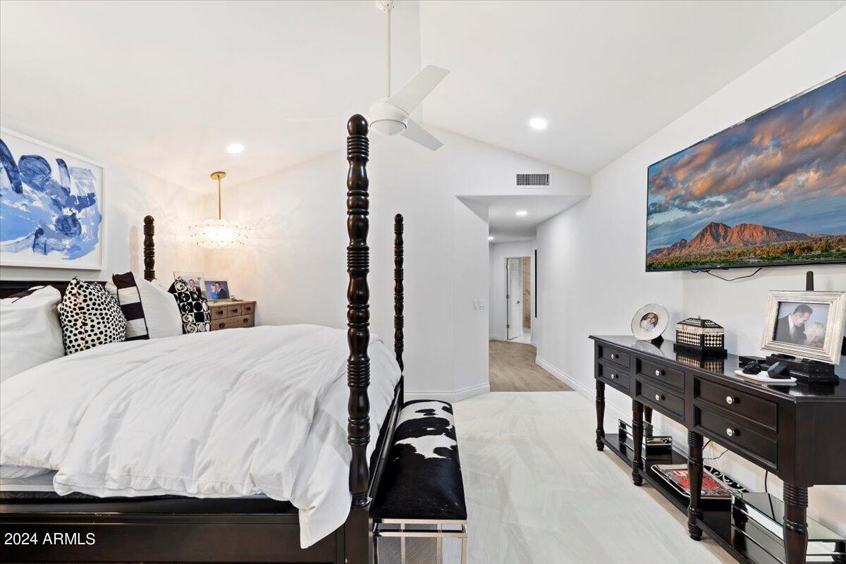 7525 East Gainey Ranch Road, Unit 185 Scottsdale, AZ 85258 - Photo 20 of 46 Master Bedroom
