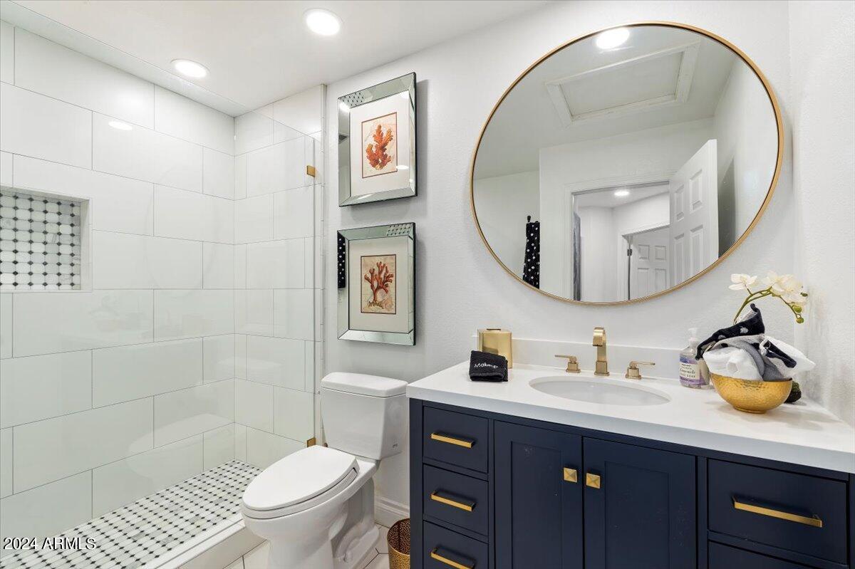 7525 East Gainey Ranch Road, Unit 185 Scottsdale, AZ 85258 - Photo 29 of 46 Bathroom