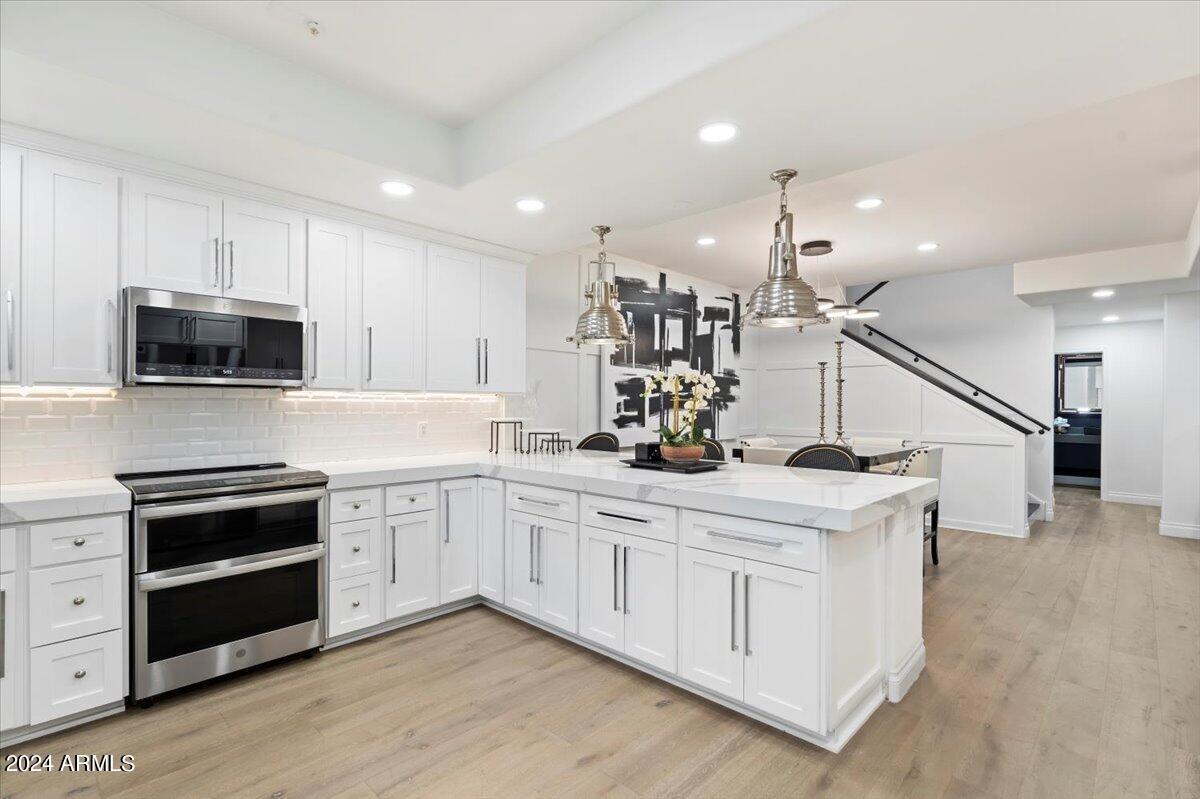 7525 East Gainey Ranch Road, Unit 185 Scottsdale, AZ 85258 - Photo 7 of 46 Remodeled Kitchen