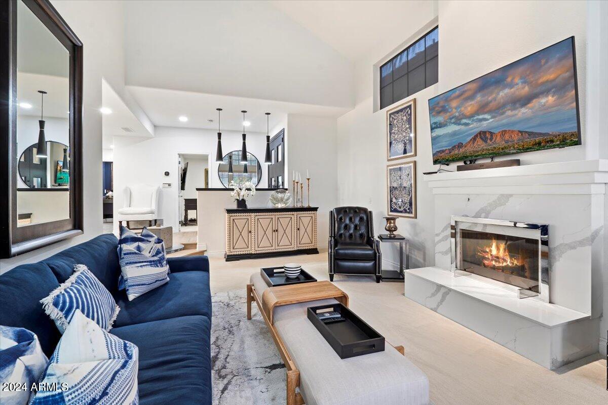 7525 East Gainey Ranch Road, Unit 185 Scottsdale, AZ 85258 - Photo 9 of 46 Spacious Living Room