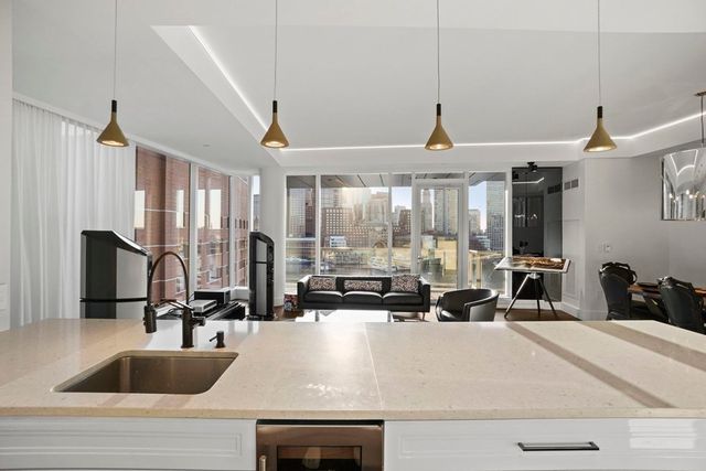 $4,750,000 | 22 Liberty Drive, Unit 9M, Boston, MA 02210