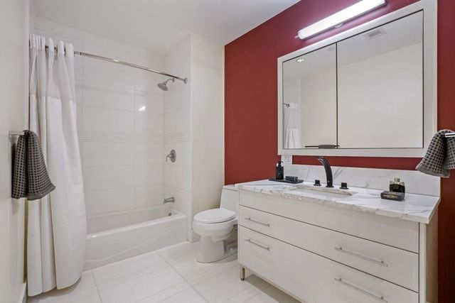 $4,750,000 | 22 Liberty Drive, Unit 9M, Boston, MA 02210