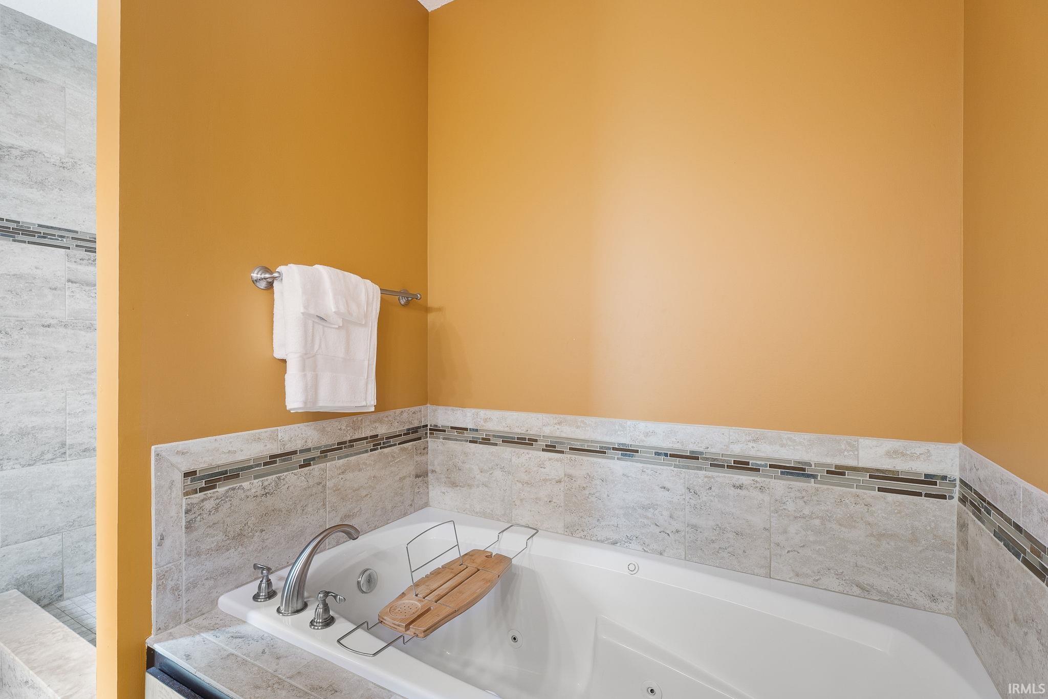 3321 Treviso Cove Fort Wayne, IN 46814 - Photo 2 of 36