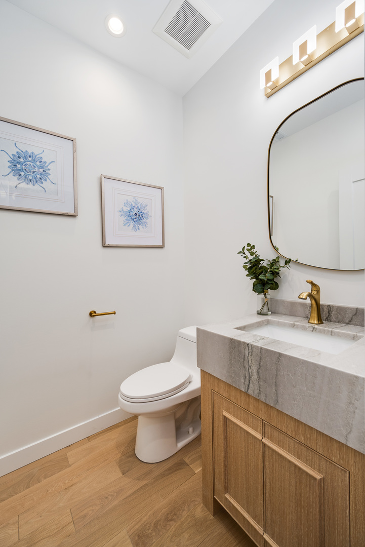 1533 West Barry Avenue, Unit 2 Chicago, IL 60657 - Photo 15 of 26