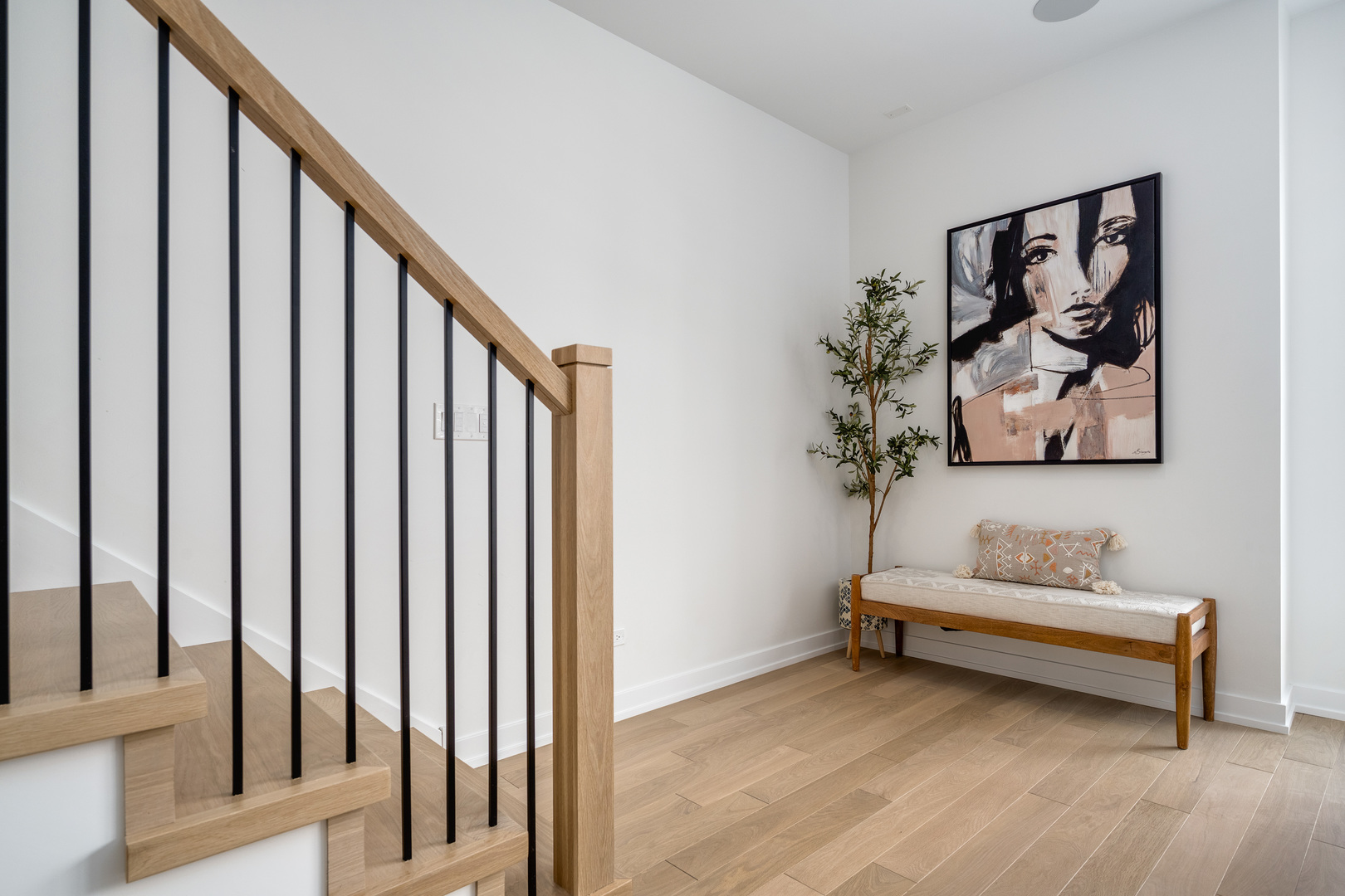 1533 West Barry Avenue, Unit 2 Chicago, IL 60657 - Photo 16 of 26