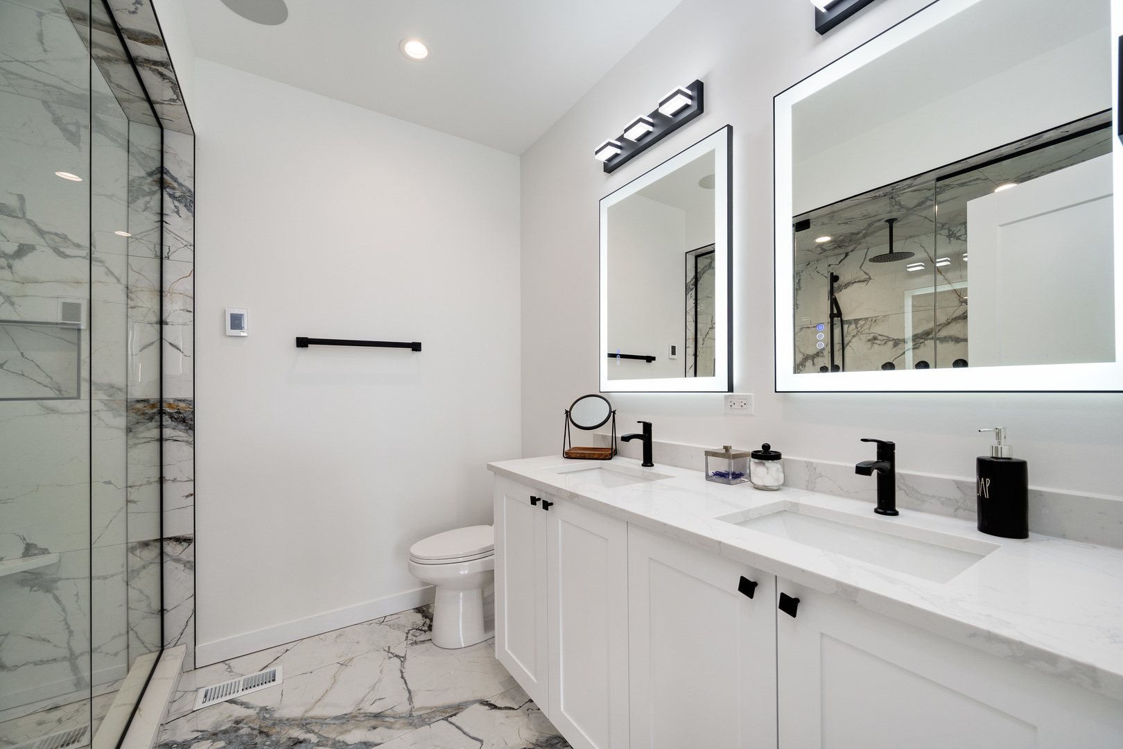 1533 West Barry Avenue, Unit 2 Chicago, IL 60657 - Photo 18 of 26