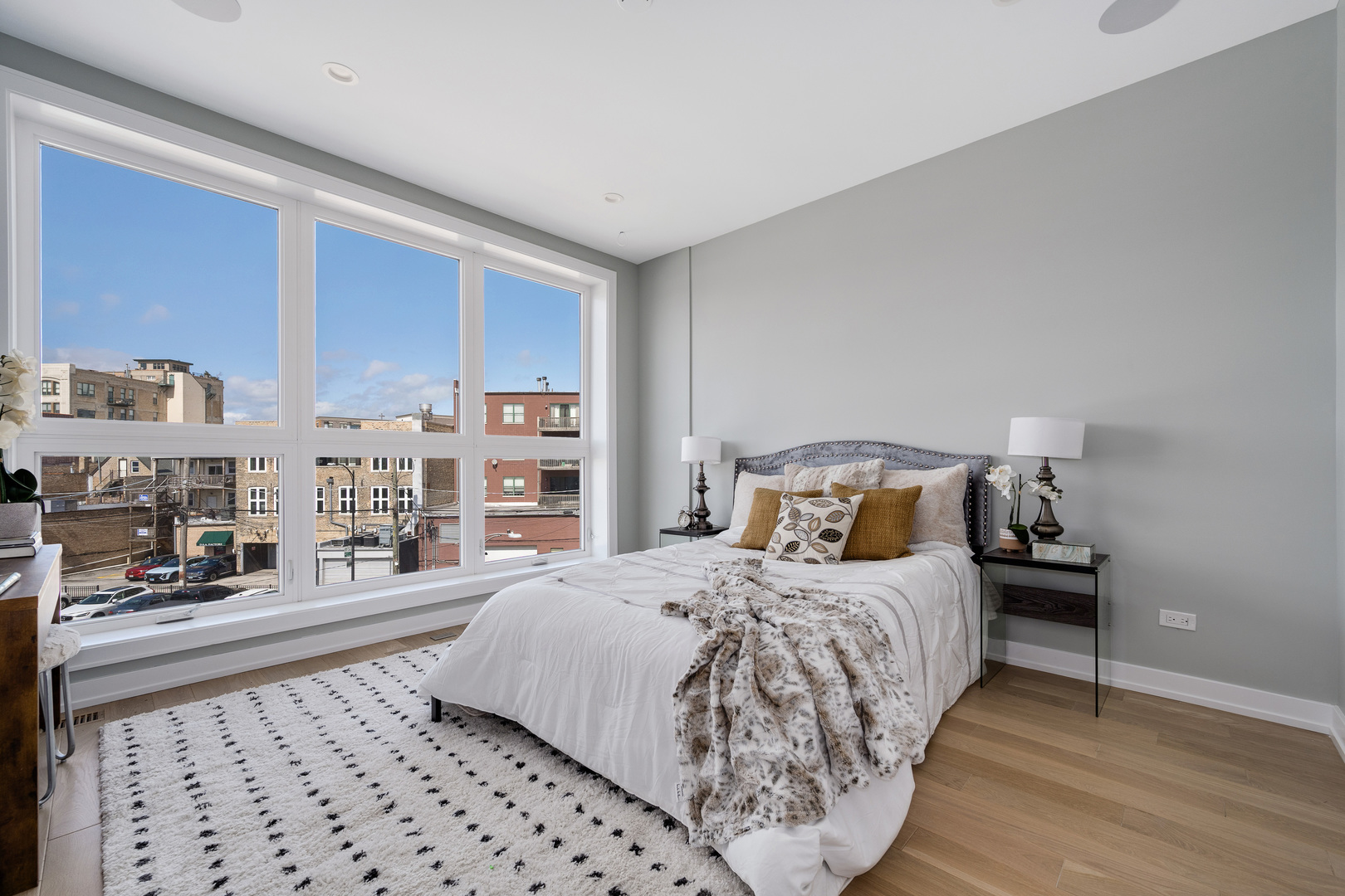 1533 West Barry Avenue, Unit 2 Chicago, IL 60657 - Photo 20 of 26