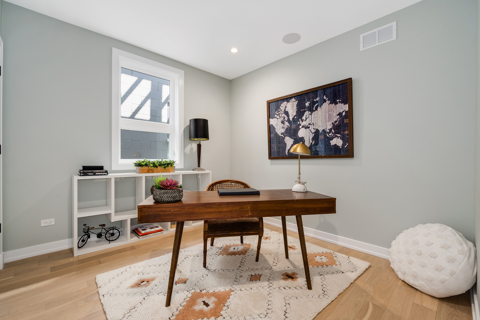1533 West Barry Avenue, Unit 2 Chicago, IL 60657 - Photo 21 of 26