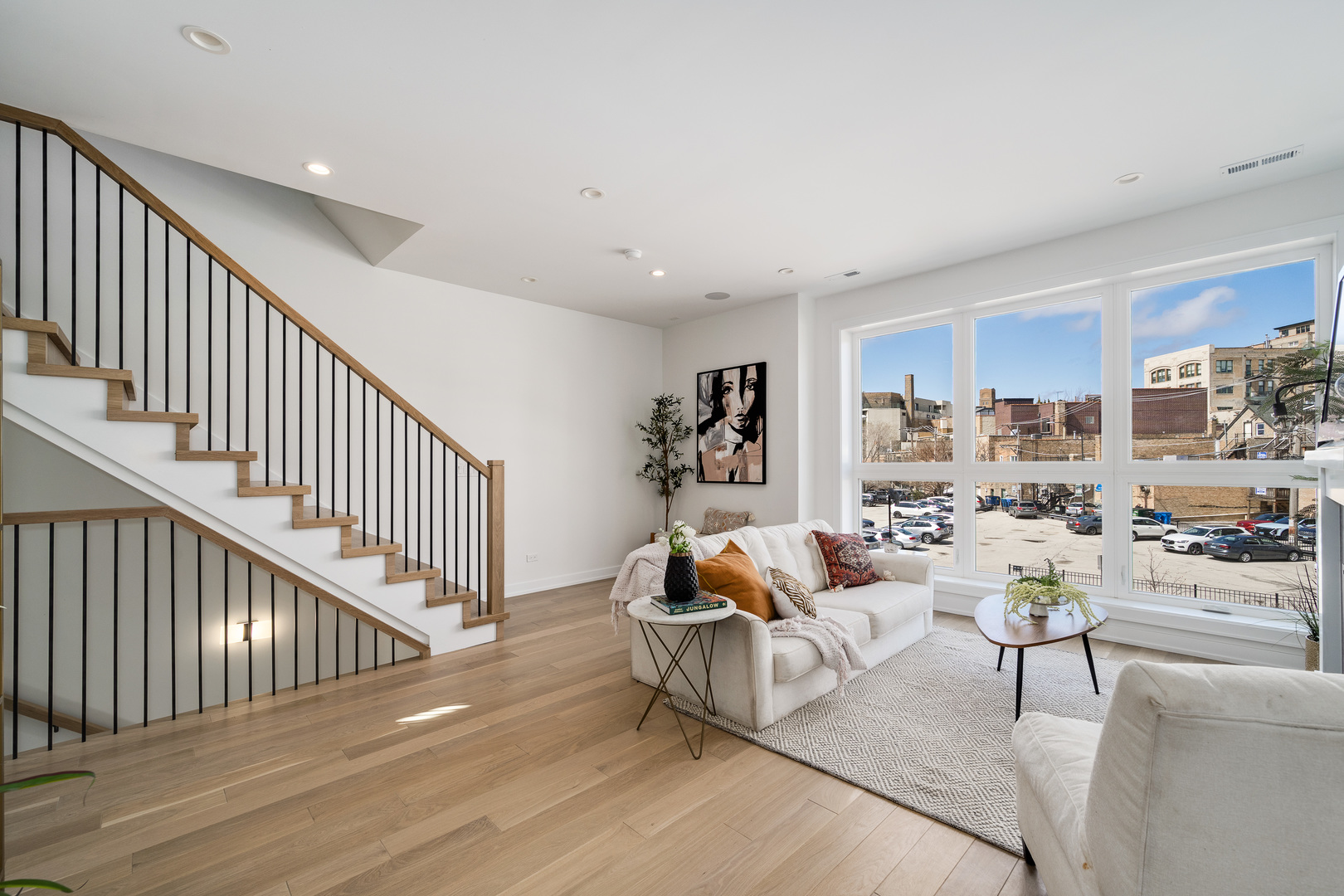 1533 West Barry Avenue, Unit 2 Chicago, IL 60657 - Photo 4 of 26