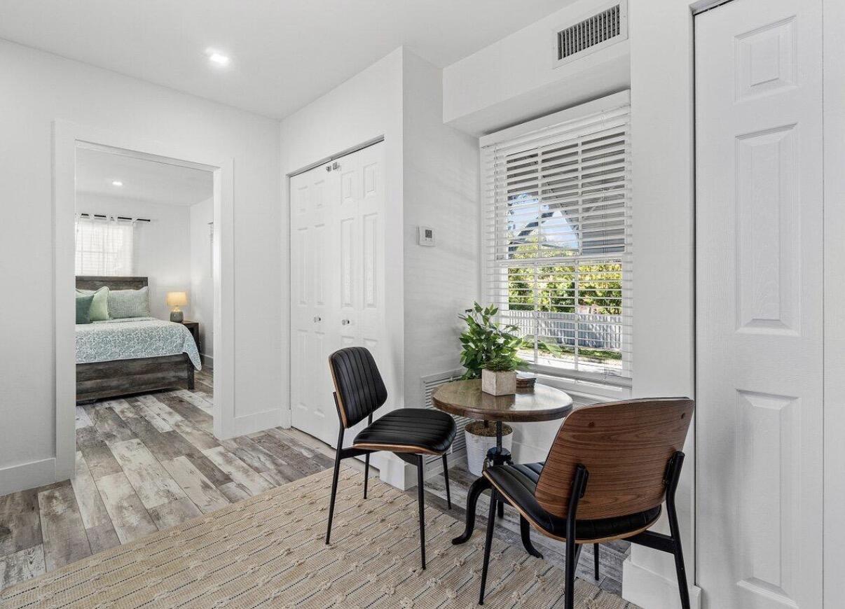 744 Sunset Road West Palm Beach, FL 33401 - Photo 27 of 37 IMG_3974