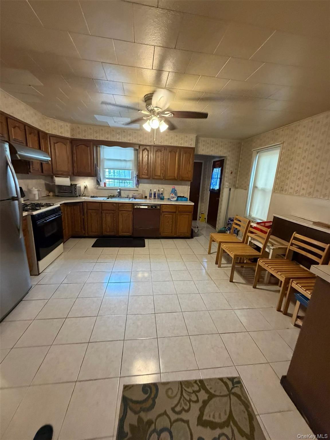 46-41 161 Street Queens, NY 11358 - Photo 4 of 9