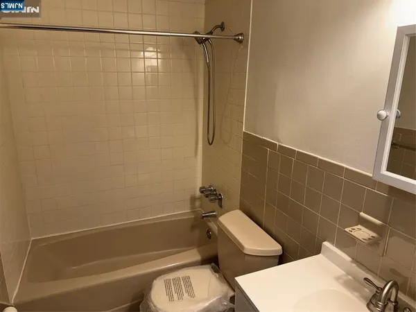 $2,250 | 102 Bellgrove Drive, Unit 3A, Mahwah, NJ 07430