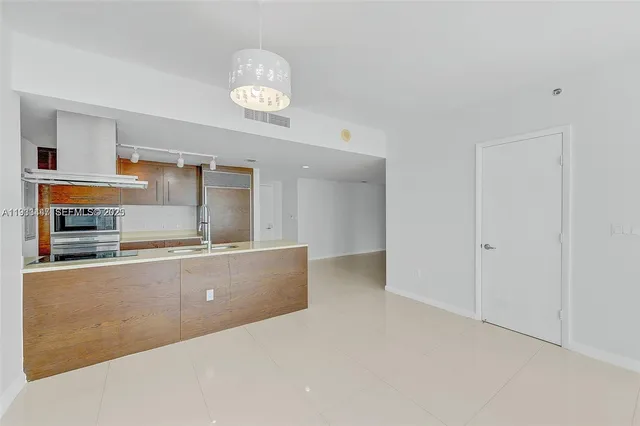 $6,000 | 495 Brickell Avenue, Unit 2103, Miami, FL 33131