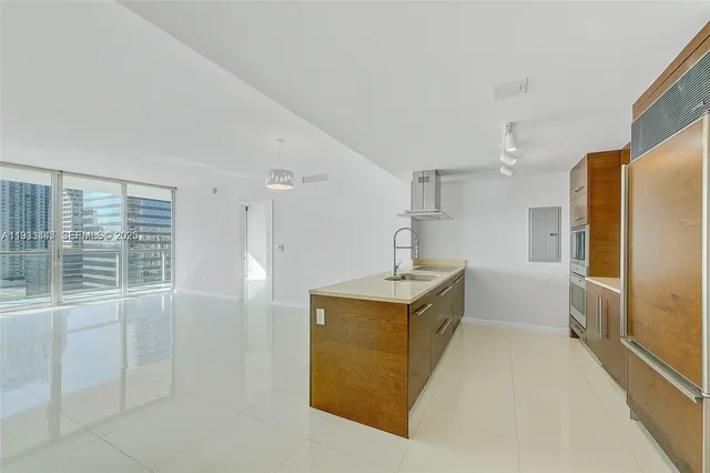 $6,000 | 495 Brickell Avenue, Unit 2103, Miami, FL 33131