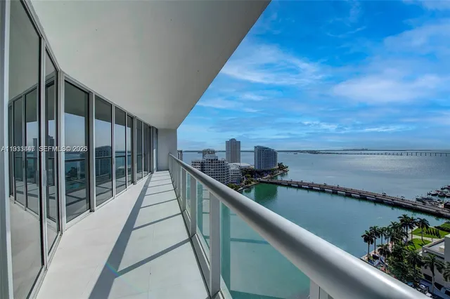 $6,000 | 495 Brickell Avenue, Unit 2103, Miami, FL 33131