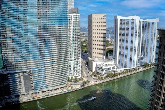$6,000 | 495 Brickell Avenue, Unit 2103, Miami, FL 33131