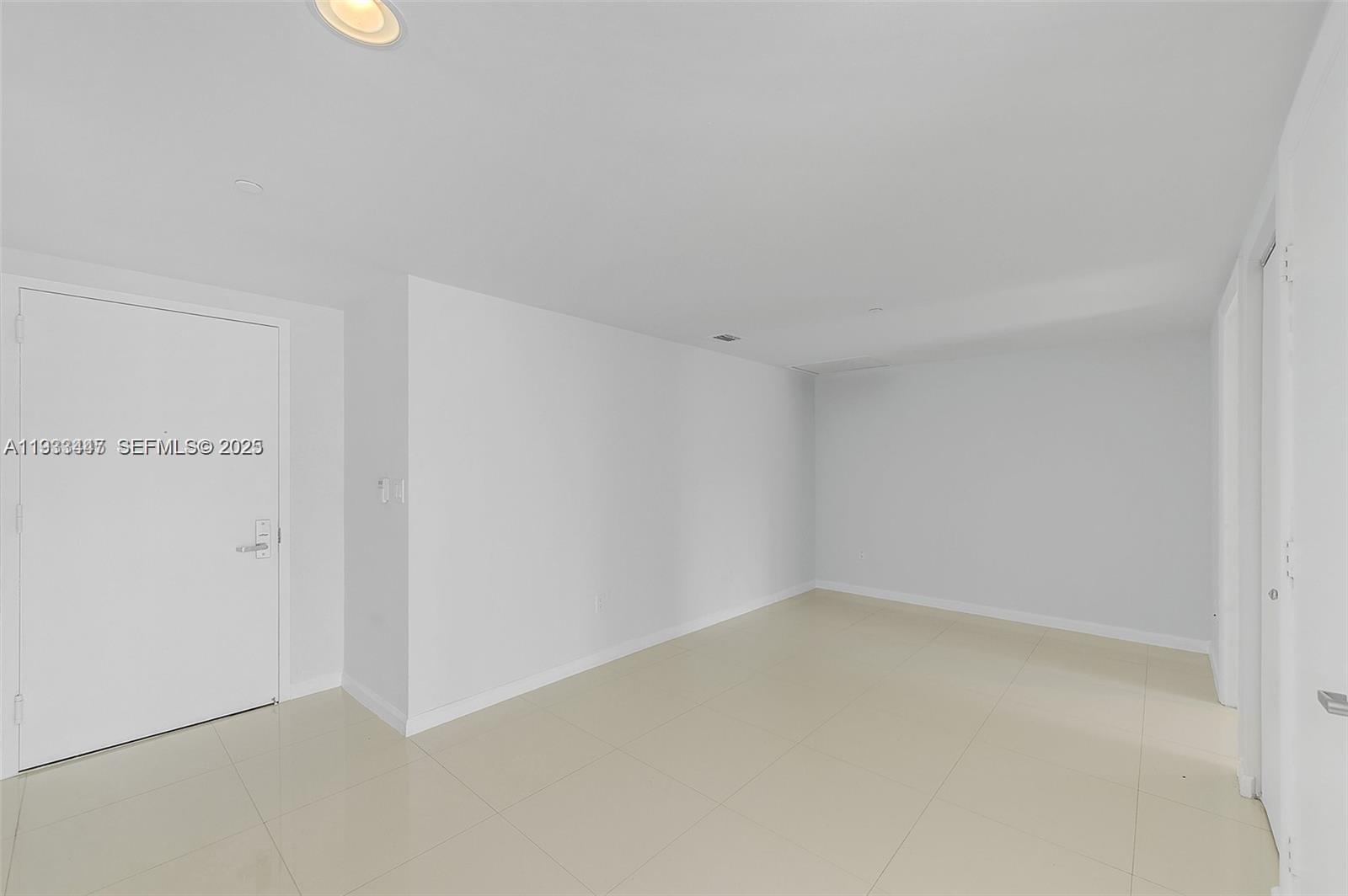495 Brickell Avenue, Unit 2103 Miami, FL 33131 - Photo 4 of 37