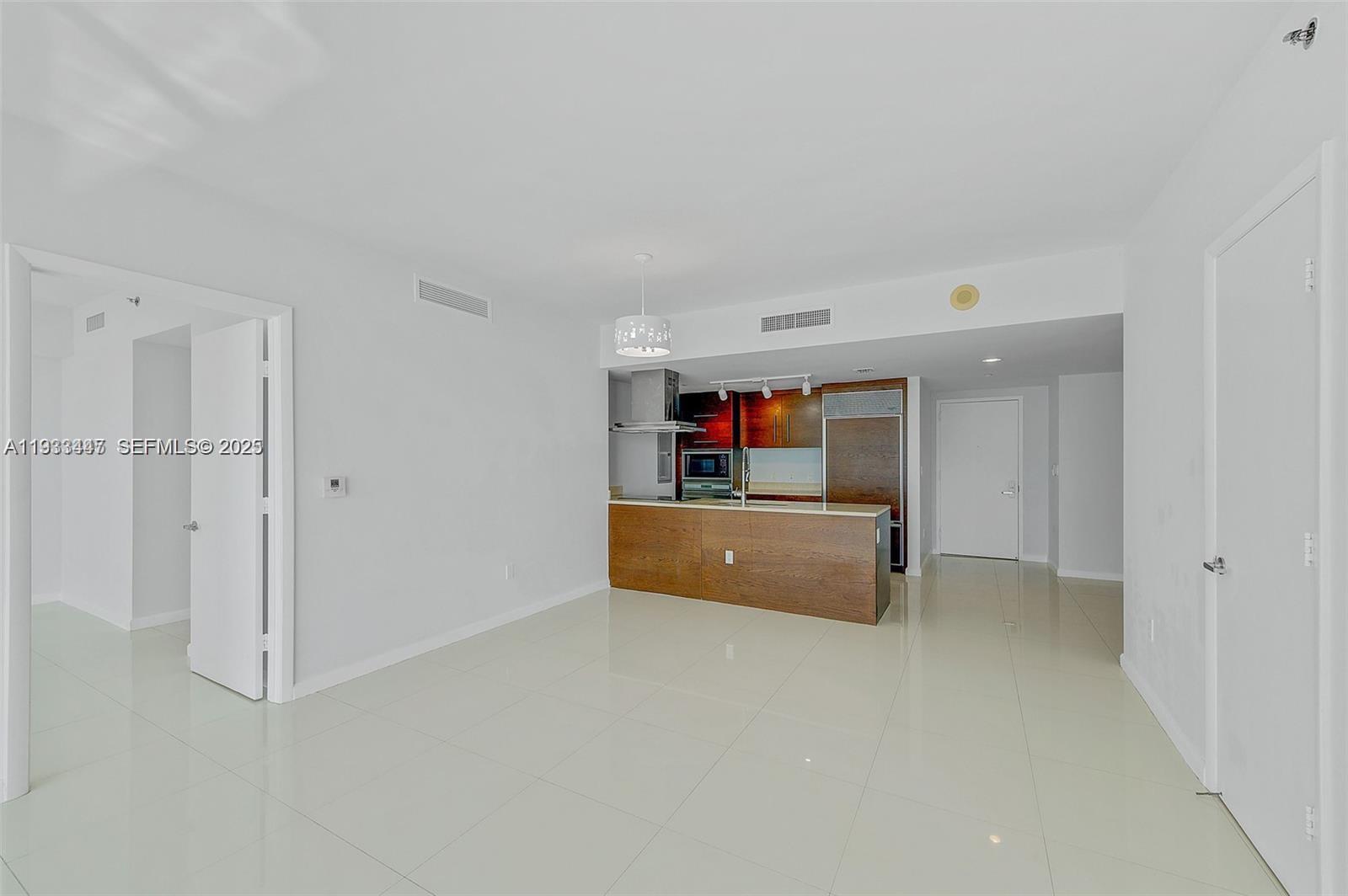 495 Brickell Avenue, Unit 2103 Miami, FL 33131 - Photo 5 of 37