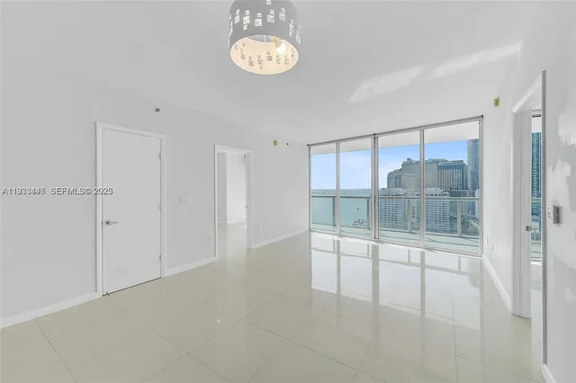 $6,000 | 495 Brickell Avenue, Unit 2103, Miami, FL 33131