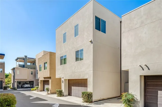 $5,200 | 582 Cultivate, Irvine, CA 92618
