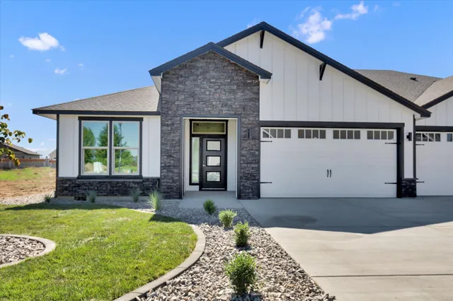 $506,850 | 29 North Country Club Drive, Unit 29, Deer Park, WA 99006