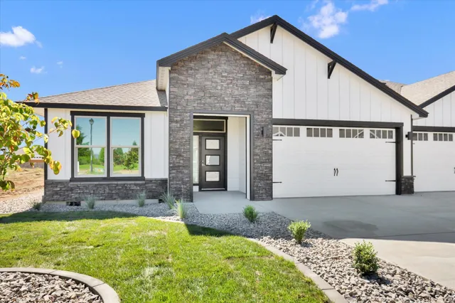 $506,850 | 29 North Country Club Drive, Unit 29, Deer Park, WA 99006