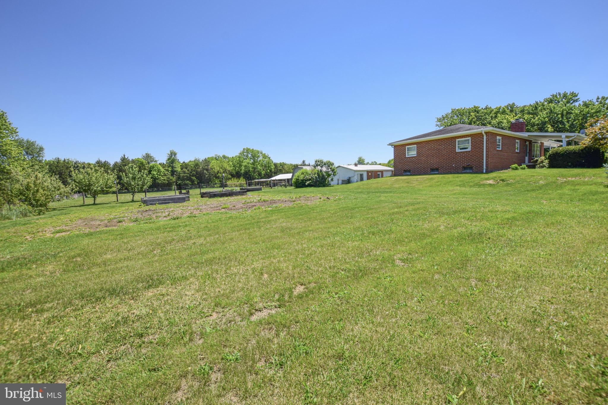 894 Files Cross Road Martinsburg, WV 25404 - Photo 26 of 40