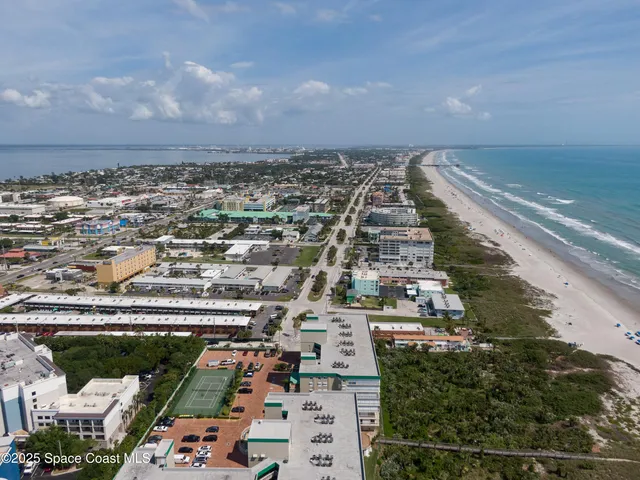$3,800 | 3450 Ocean Beach Boulevard, Unit 201, Cocoa Beach, FL 32931