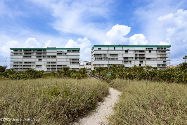 $3,800 | 3450 Ocean Beach Boulevard, Unit 201, Cocoa Beach, FL 32931