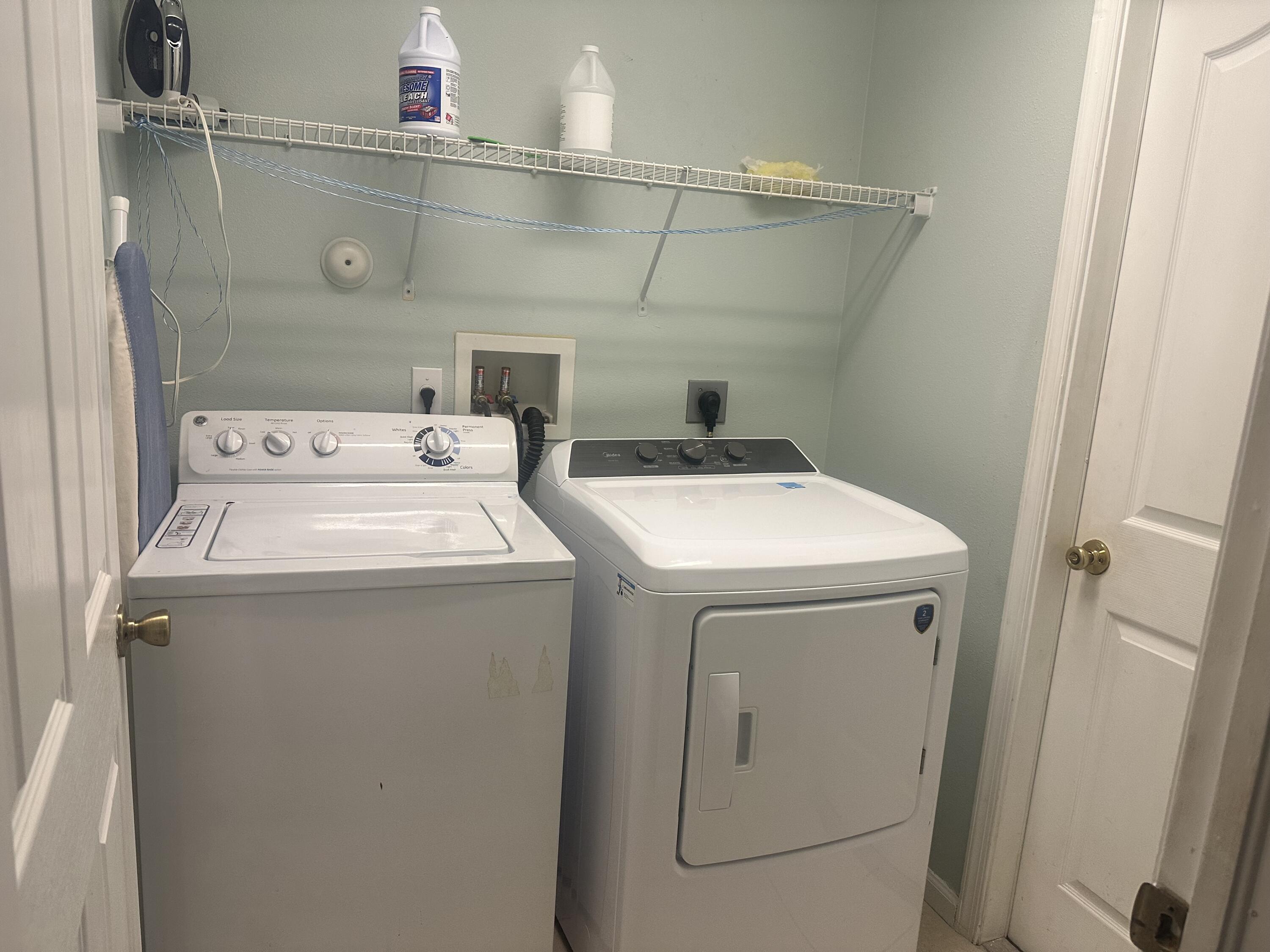 585 Southwest Undallo Road Port St. Lucie, FL 34953 - Photo 5 of 18 Laundry area
