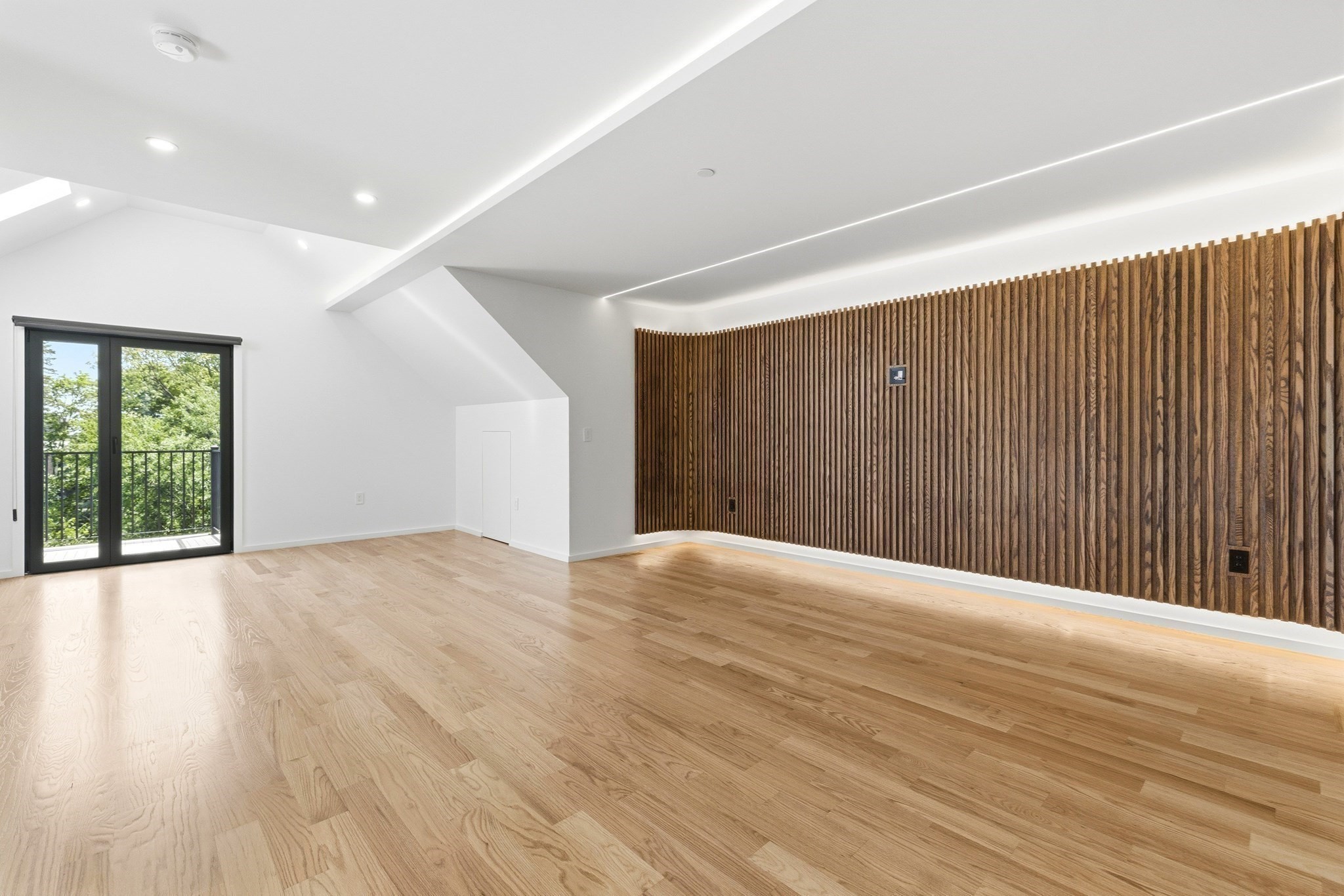 11 Algonquin Road, Unit 1 Newton, MA 02467 - Photo 27 of 39 Gallery Image 27