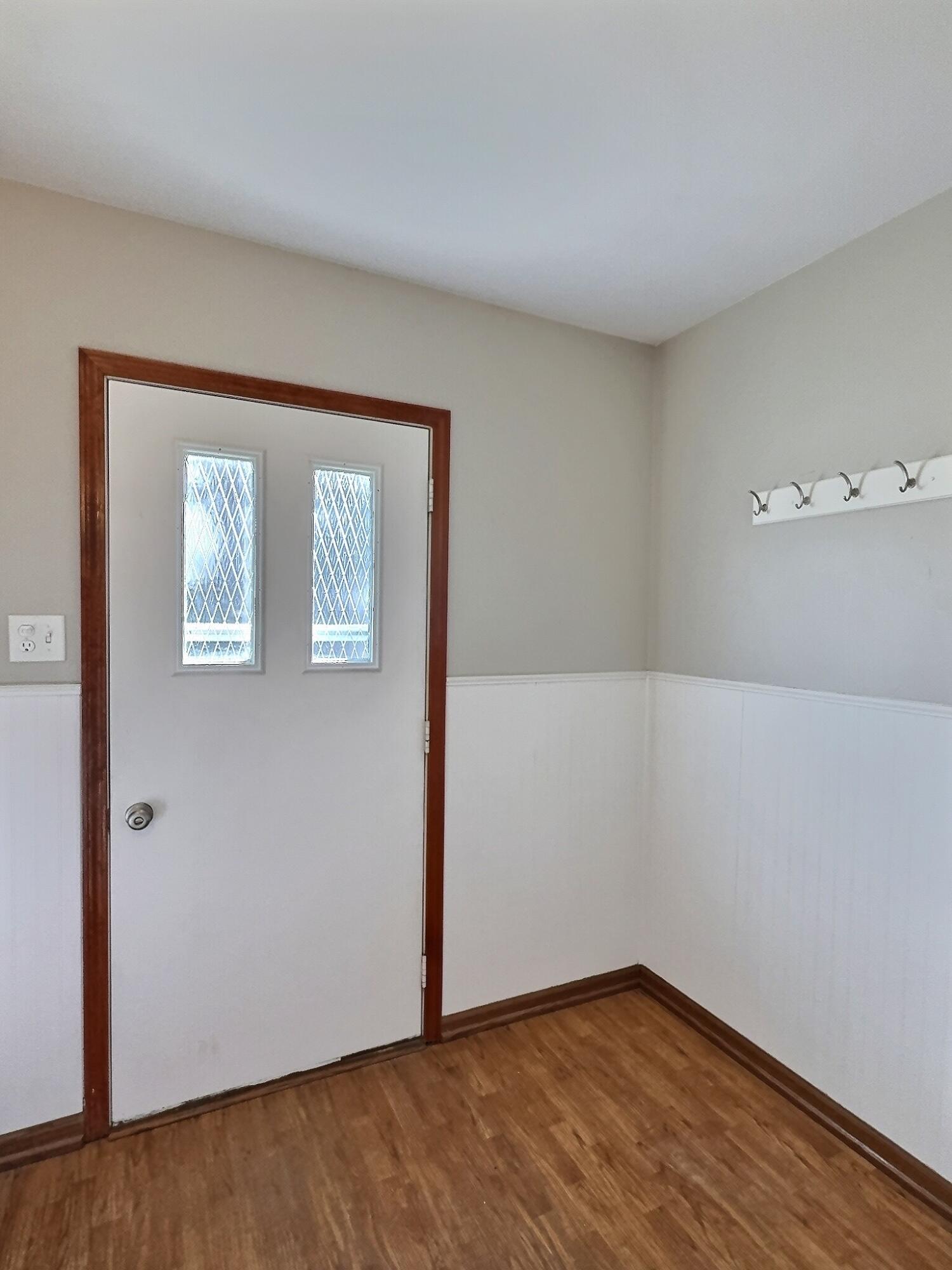 809 Academy Street Valparaiso, IN 46383 - Photo 4 of 22 1500x2000