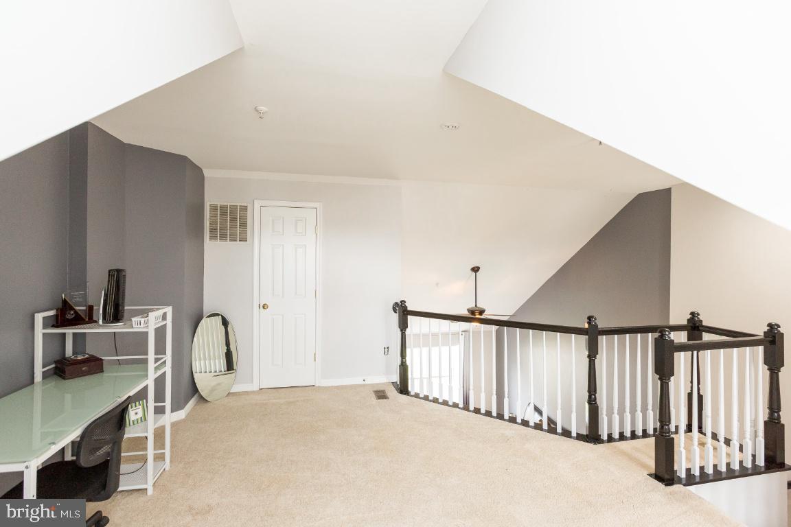42912 Golf View Drive Chantilly, VA 20152 - Photo 19 of 39 Loft Space w/ Closet