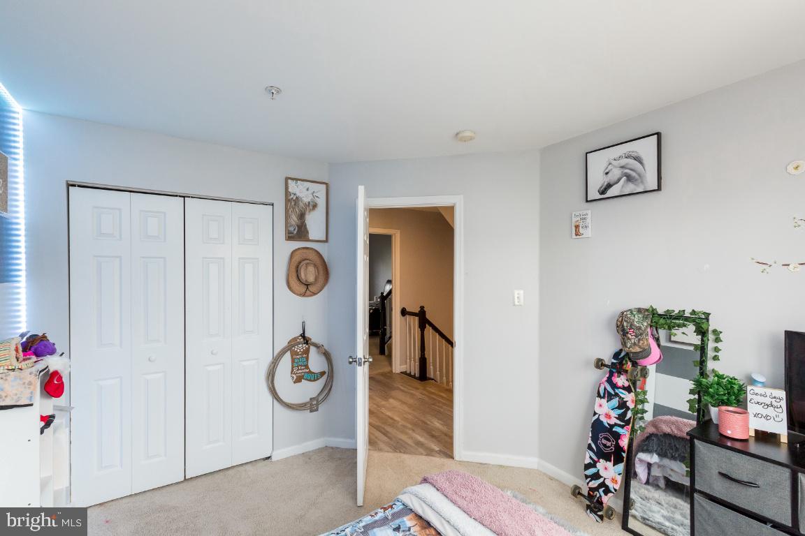 42912 Golf View Drive Chantilly, VA 20152 - Photo 24 of 39 Upper Level BR 2 to Hall